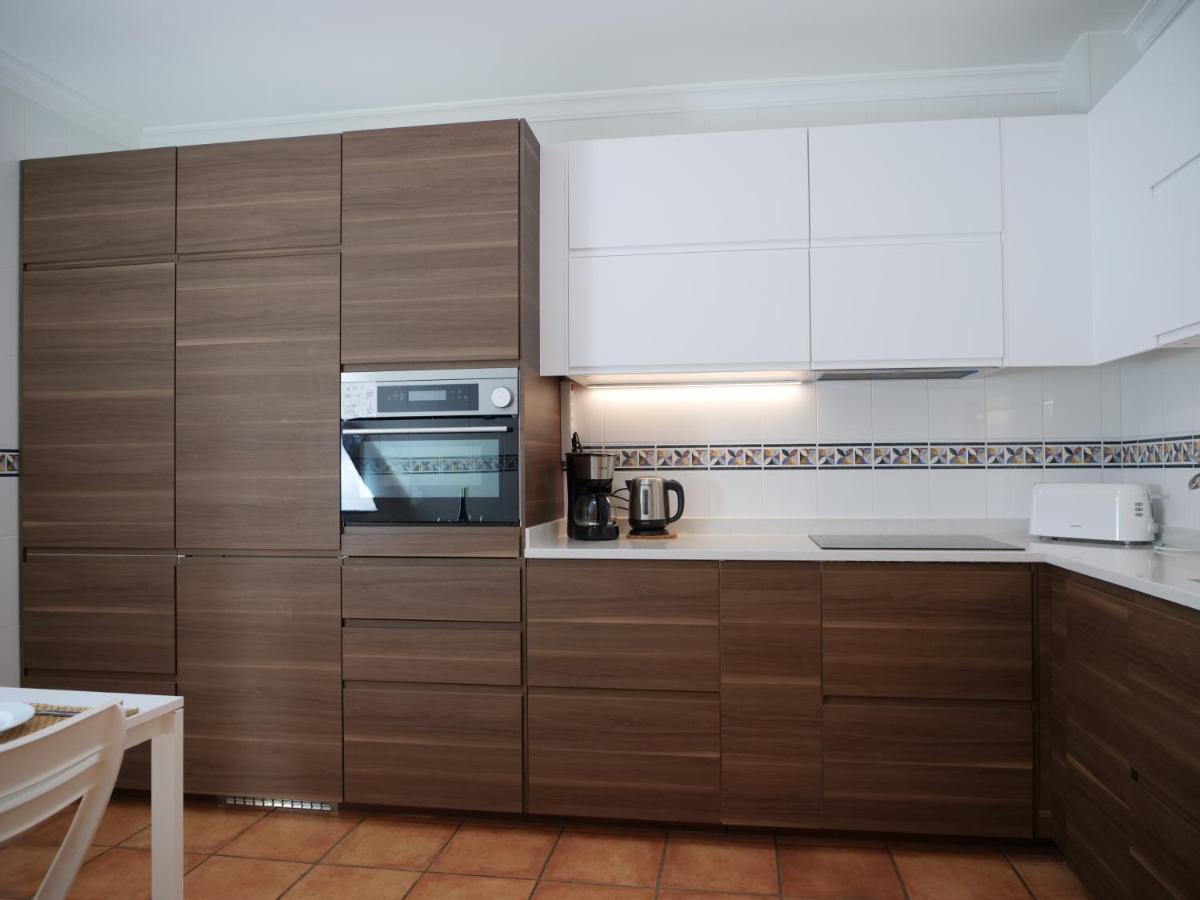 Spacious Apartment Near Porto De Mos Beach, Lagos. Buitenkant foto